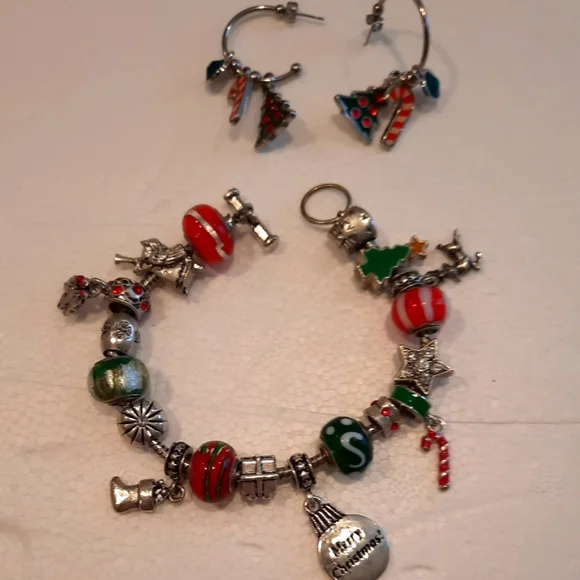 December Willabee&Ward Charm Bracelet - Picture 5 of 10
